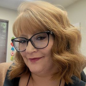 Meet your Posher, Corrie